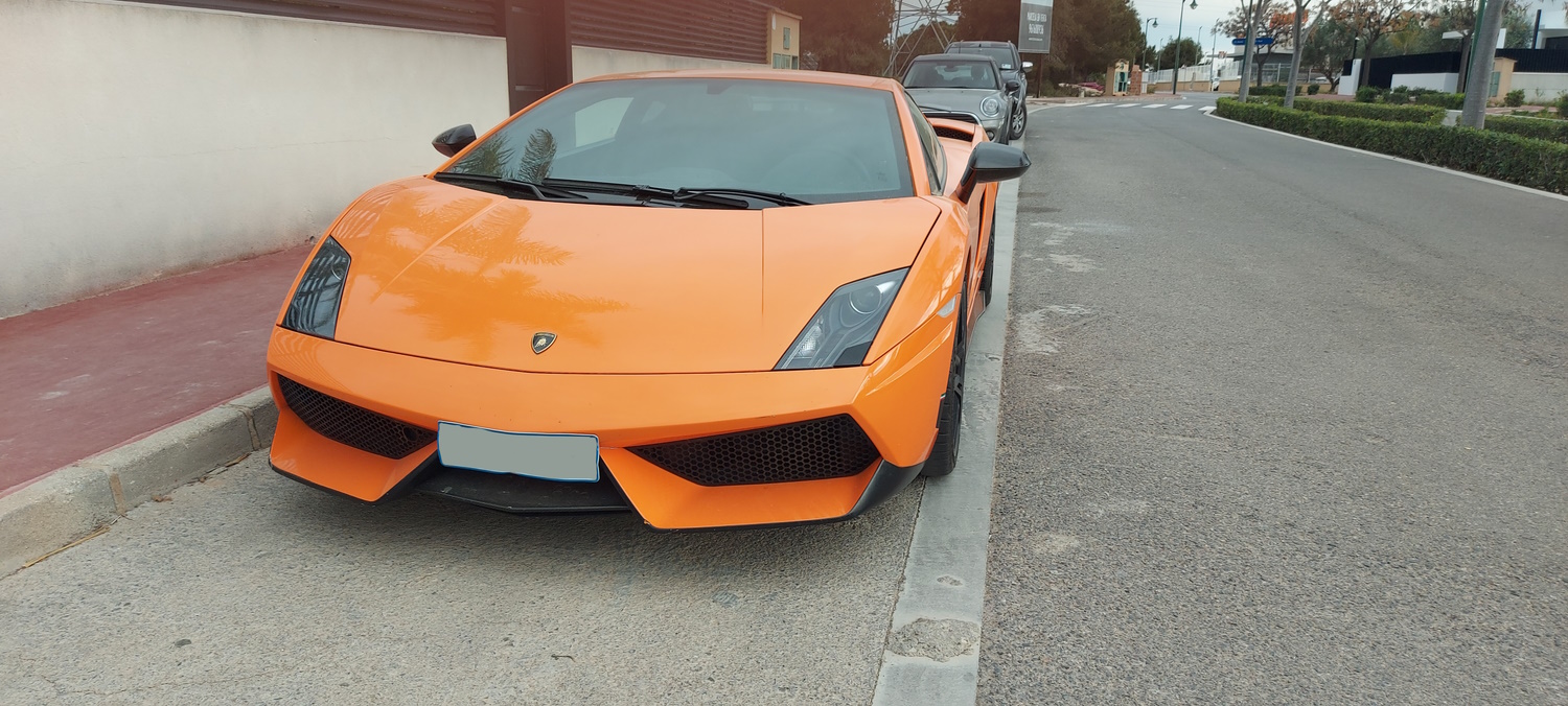 Lambo Gallardo Superleggera front view