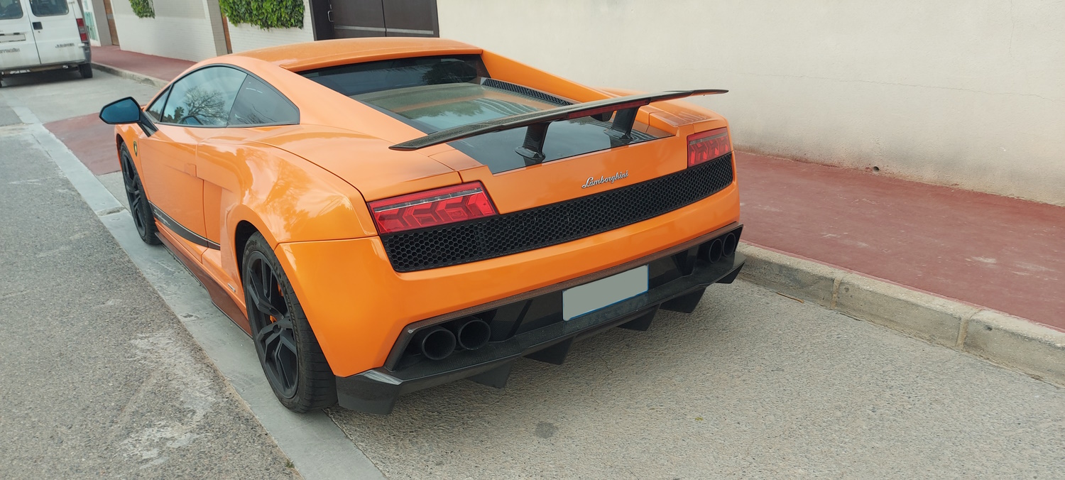 Lambo Gallardo Superleggera rear view