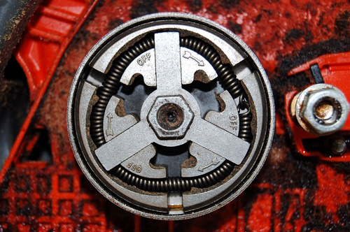 Centrifugal clutch of a chainsaw