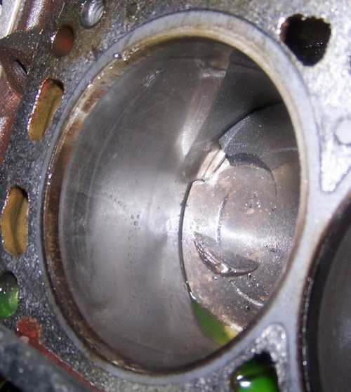 Cracked piston due to excessive NOS use.